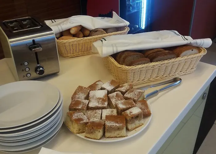 Отель Ehrlich 4*